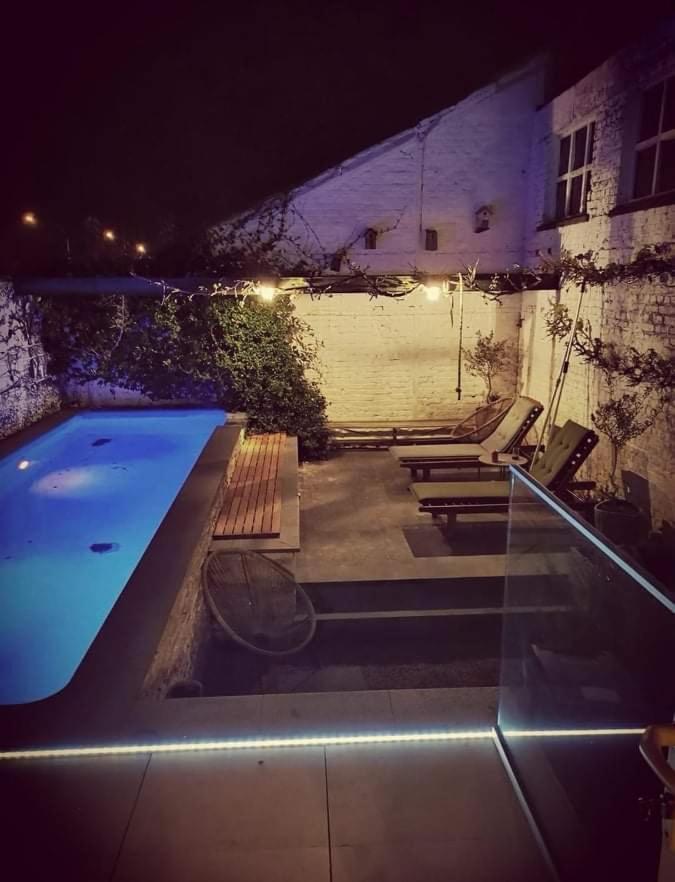 Villa Karaktervolle Woning Met Zwembad Te Ronse Esterno foto